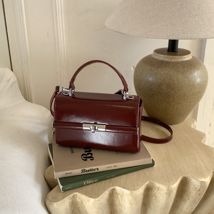 Luxury Bags Paris - حقيبة يد فاخرة من الجلد عالي