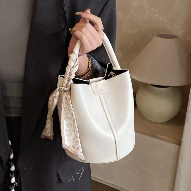 Luxury Bags Paris - حقائب حفاضات بتصميم باريسي أنيق، حقيبة