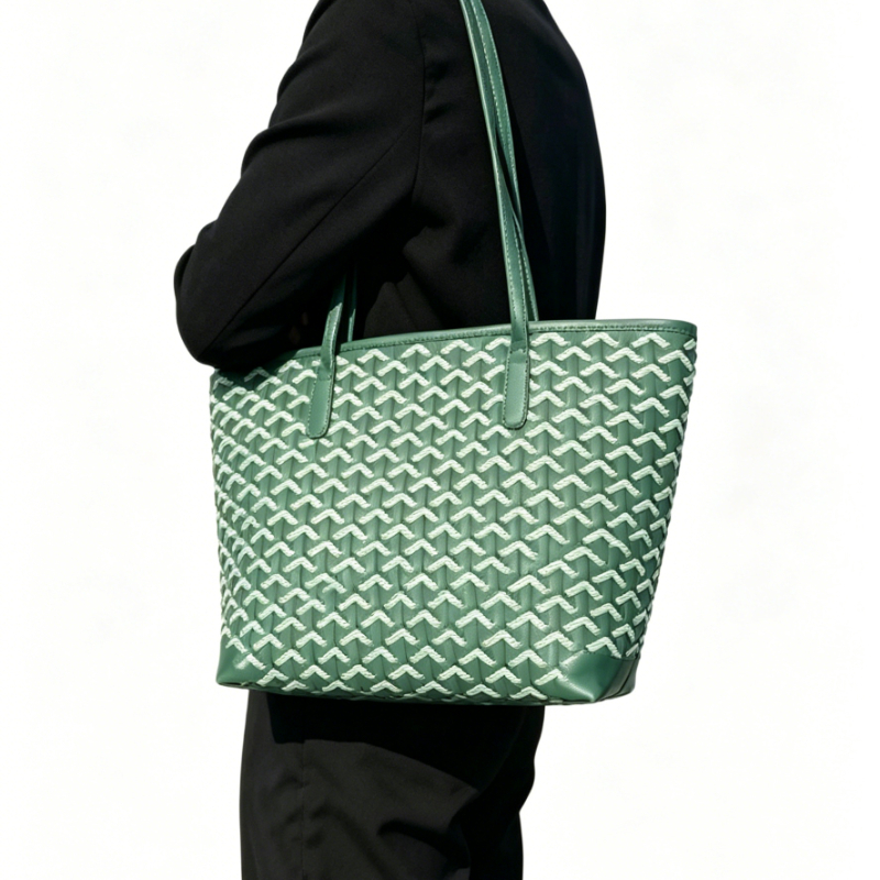 Luxury Bags Paris - حقيبة حفاضات كلاسيكية بتصميم باريسي أنيق