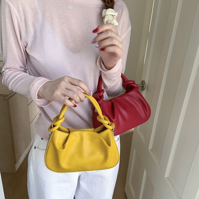 Luxury Bags Paris - حقيبة كروس نسائية من الجلد ذات