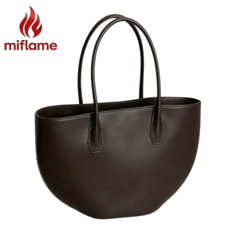 Half Moon Bag Suede - حقيبة كتف نسائية فاخرة على شكل