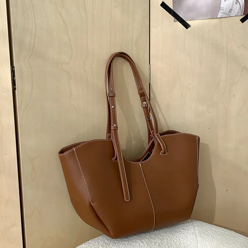 Luxury Bags Supplier - حقيبة يد نسائية كلاسيكية ذات سعة