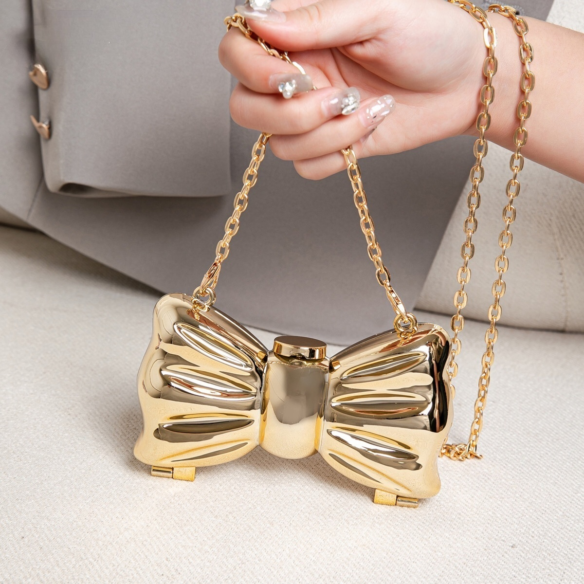 Luxury Bags Supplier - حقيبة يد صغيرة معدنية عصرية فاخرة