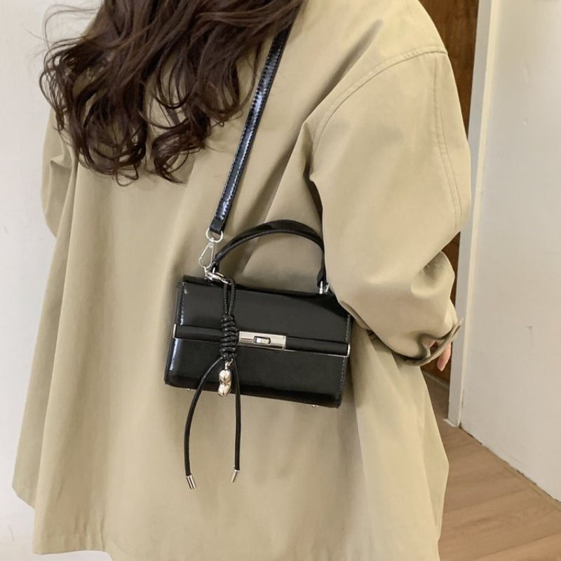 حقيبة يد فاخرة من الجلد عالي ا - مراجعة Luxury Bags Paris وسعره