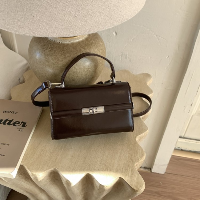 حقيبة يد فاخرة من الجلد عالي ا - مراجعة Luxury Bags Paris وسعره
