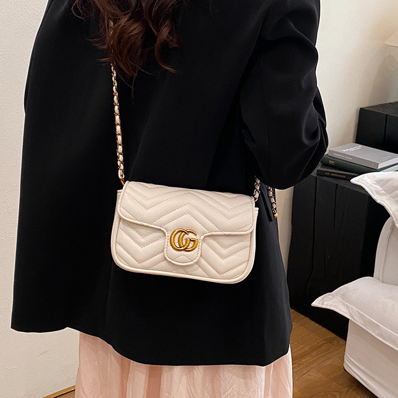 حقيبة حفاضات أنيقة من الجلد بت - مراجعة Luxury Bags Paris وسعره