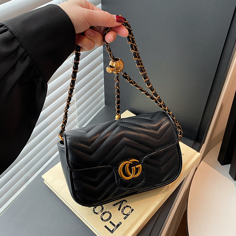 حقيبة حفاضات أنيقة من الجلد بت - مراجعة Luxury Bags Paris وسعره