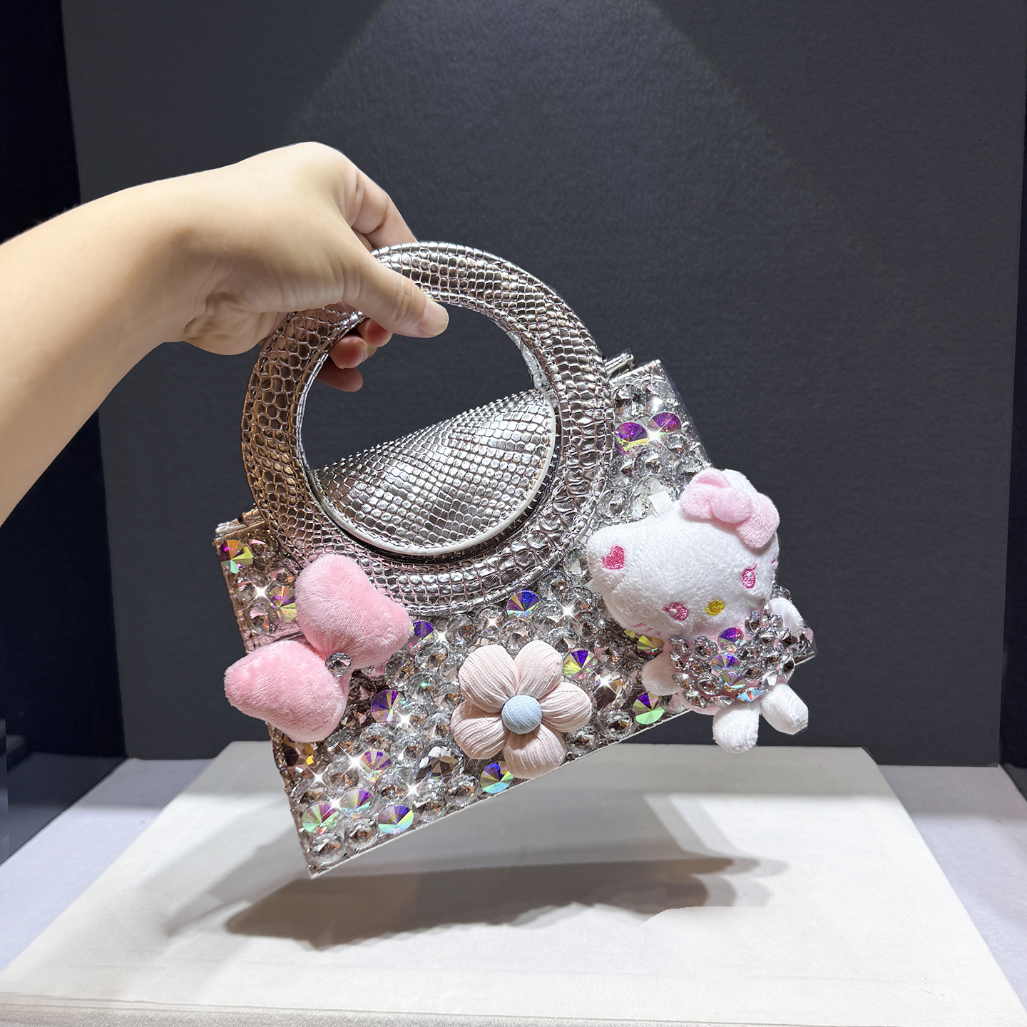 أزياء العلامة التجارية الفاخرة - مراجعة Luxury Bags To Sell وسعره