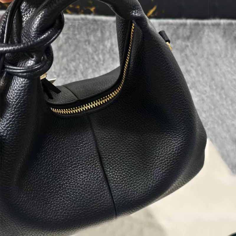 حقيبة كتف نسائية جديدة لعام 20 - مراجعة Half Moon Bag Suede وسعره