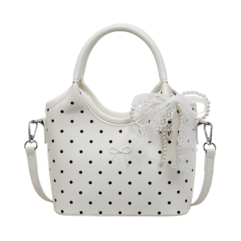 حقيبة حفاضات بتصميم عصري وشعار - مراجعة Luxury Bags Paris وسعره