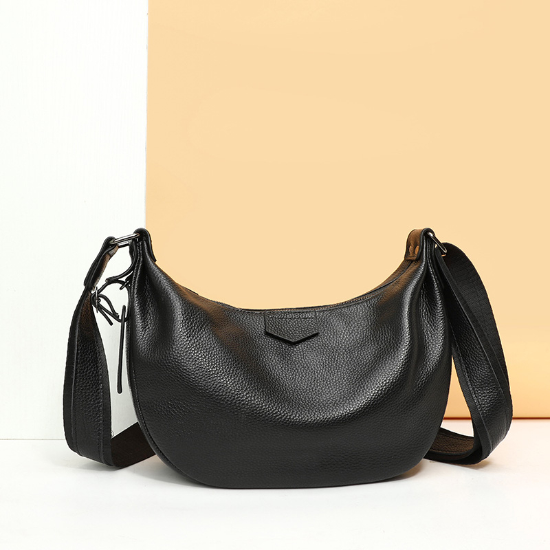 حقائب نسائية جديدة من الجلد ال - مراجعة Half Moon Bag Suede وسعره