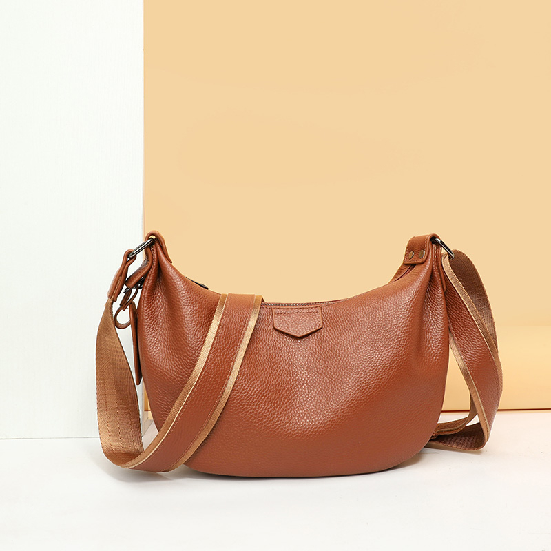 حقائب نسائية جديدة من الجلد ال - مراجعة Half Moon Bag Suede وسعره