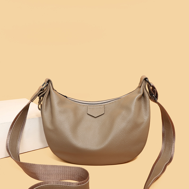 حقائب نسائية جديدة من الجلد ال - مراجعة Half Moon Bag Suede وسعره