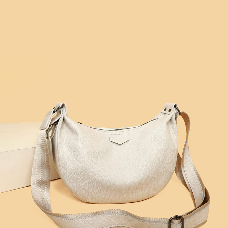 حقائب نسائية جديدة من الجلد ال - مراجعة Half Moon Bag Suede وسعره
