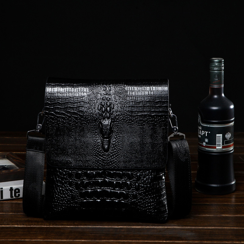 حقيبة كتف من جلد التمساح للرجا - مراجعة Luxury Bags Store وسعره