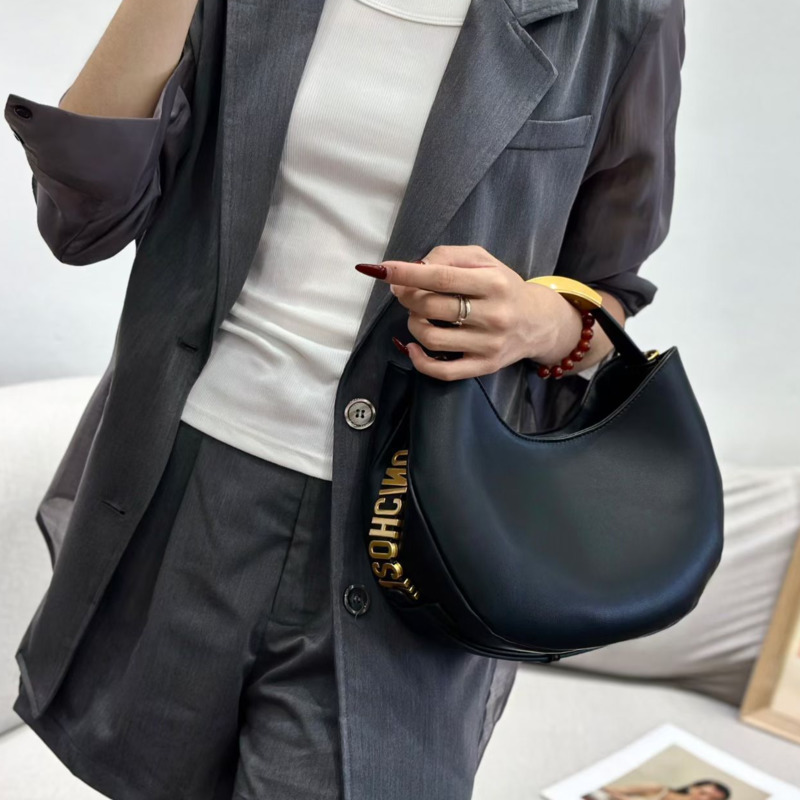 حقيبة نسائية نصف دائرية ذهبية  - مراجعة Luxury Bags To Sell وسعره