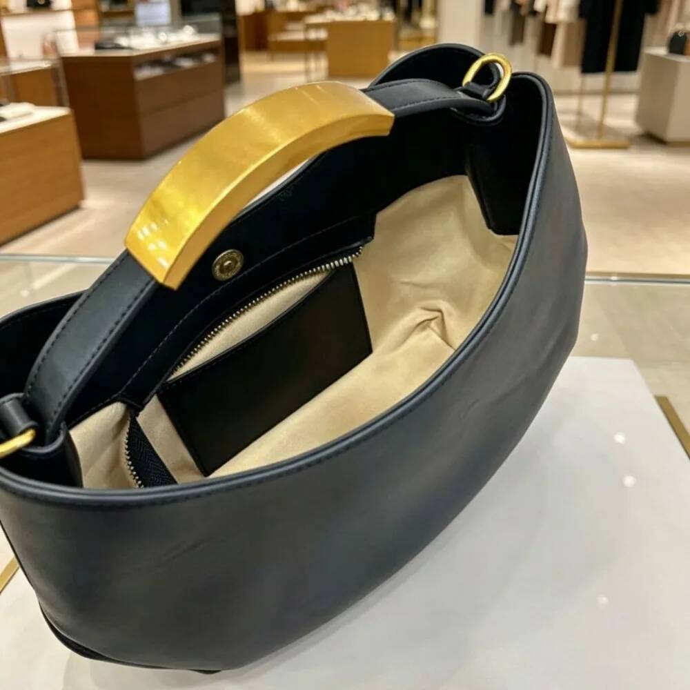 حقيبة نسائية نصف دائرية ذهبية  - مراجعة Luxury Bags To Sell وسعره