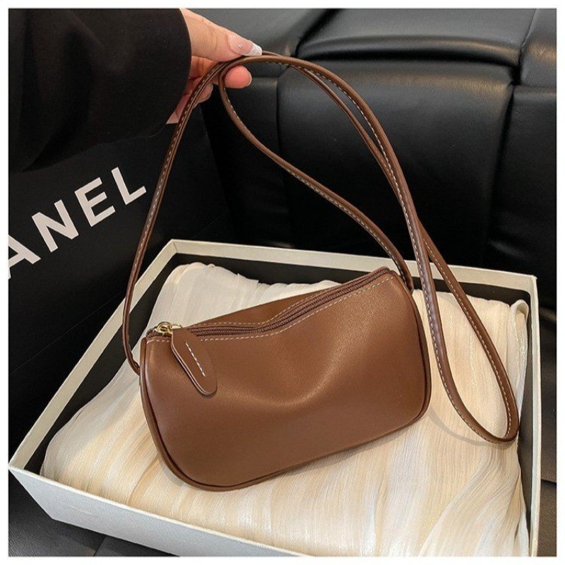 حقيبة حفاضات أنيقة بلون موحد،  - مراجعة Luxury Bags Paris وسعره