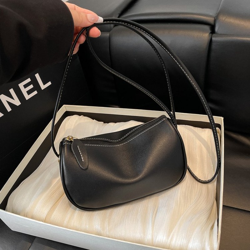 حقيبة حفاضات أنيقة بلون موحد،  - مراجعة Luxury Bags Paris وسعره
