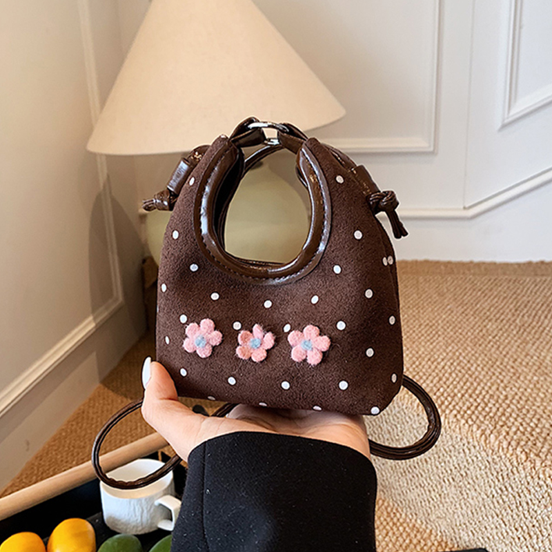 الخريف الشتاء الحلو زهرة حقيبة - مراجعة Half Moon Bag Suede وسعره