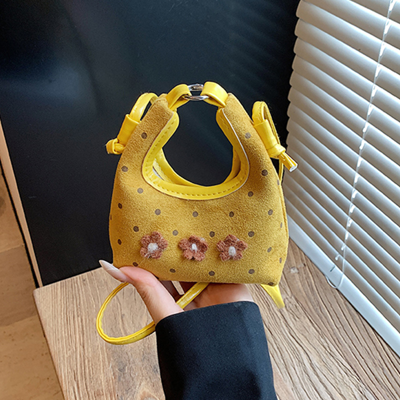 الخريف الشتاء الحلو زهرة حقيبة - مراجعة Half Moon Bag Suede وسعره