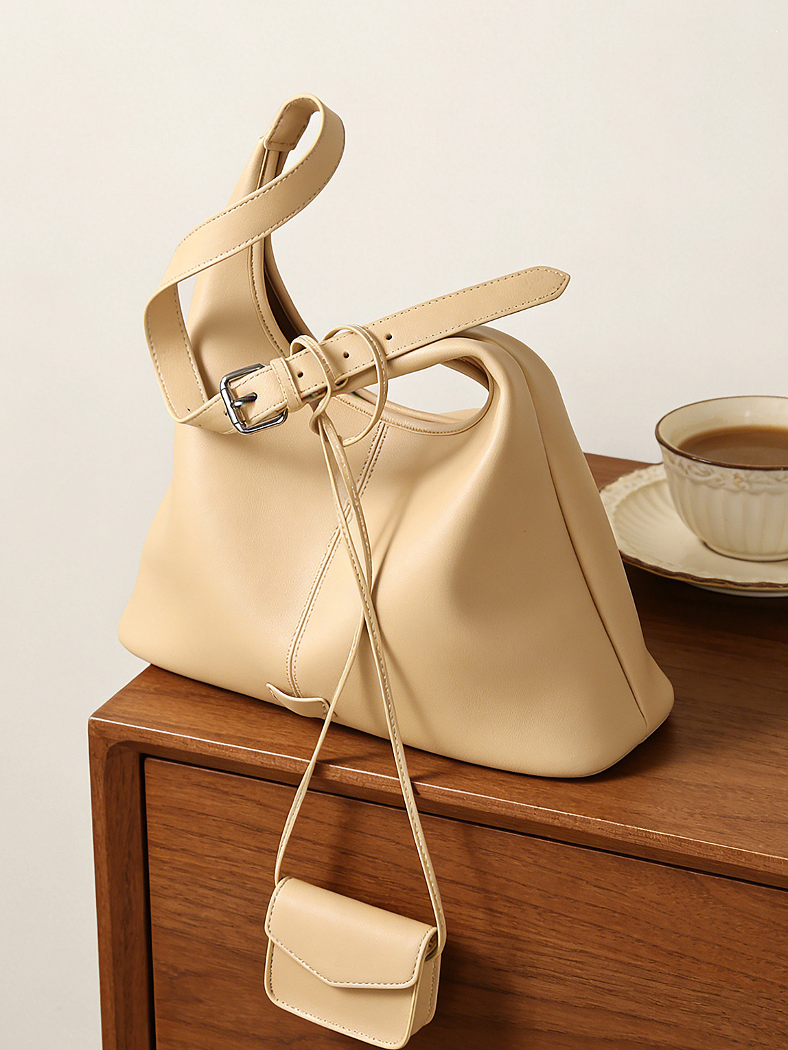 حقائب يد نسائية كبيرة السعة، ح - مراجعة Luxury Bags To Sell وسعره