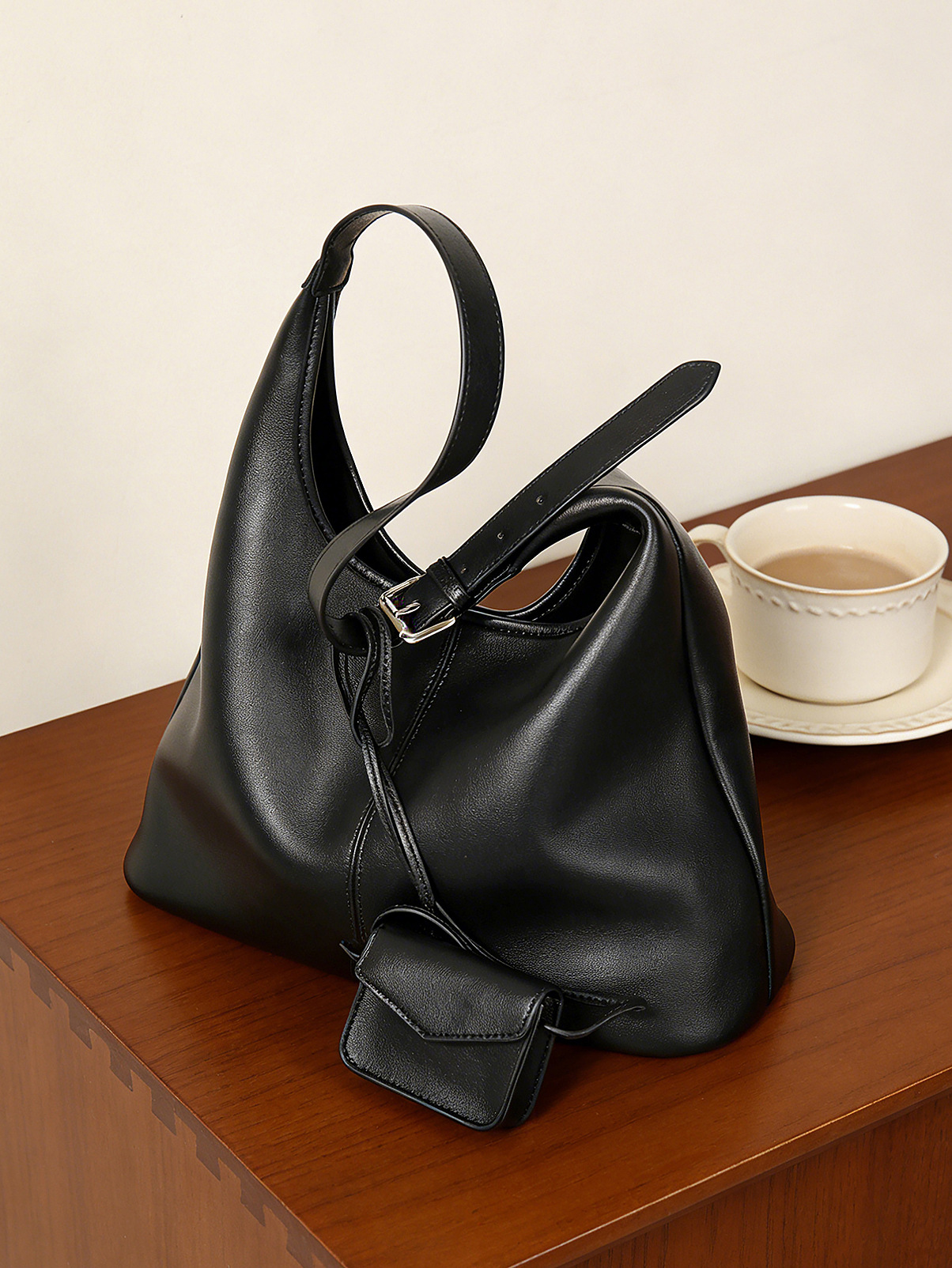 حقائب يد نسائية كبيرة السعة، ح - مراجعة Luxury Bags To Sell وسعره