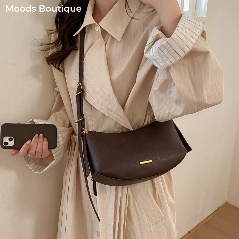 حقائب كروس بودي نصف قمرية من M - مراجعة Half Moon Bag Suede وسعره