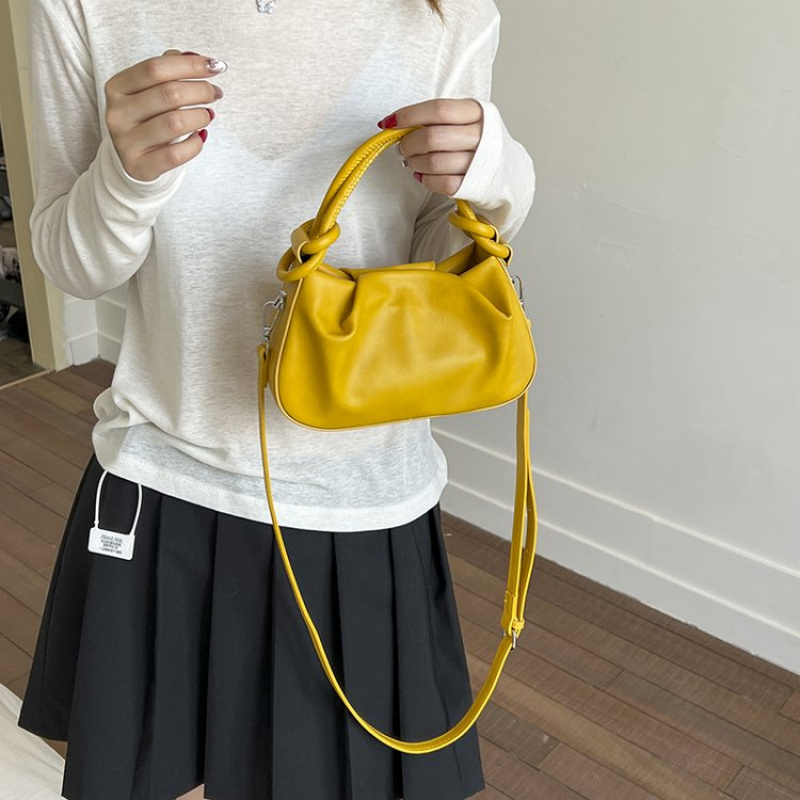 حقيبة كروس نسائية من الجلد ذات - مراجعة Luxury Bags Paris وسعره