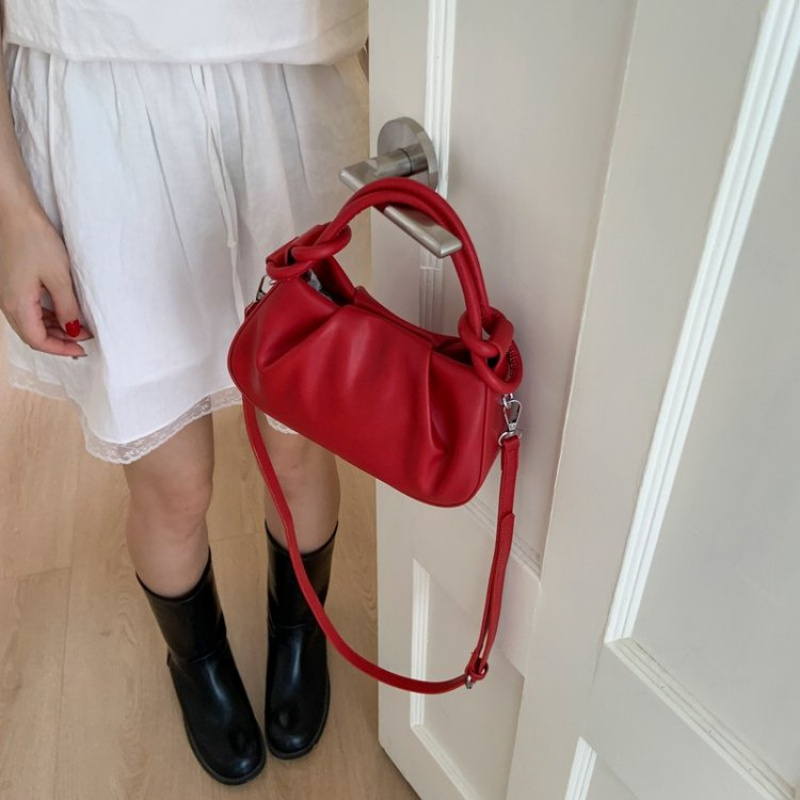 حقيبة كروس نسائية من الجلد ذات - مراجعة Luxury Bags Paris وسعره