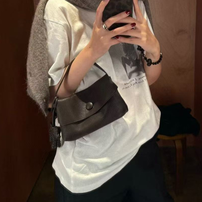 حقائب يد صغيرة من الجلد الطبيع - مراجعة Luxury Bags Casual وسعره