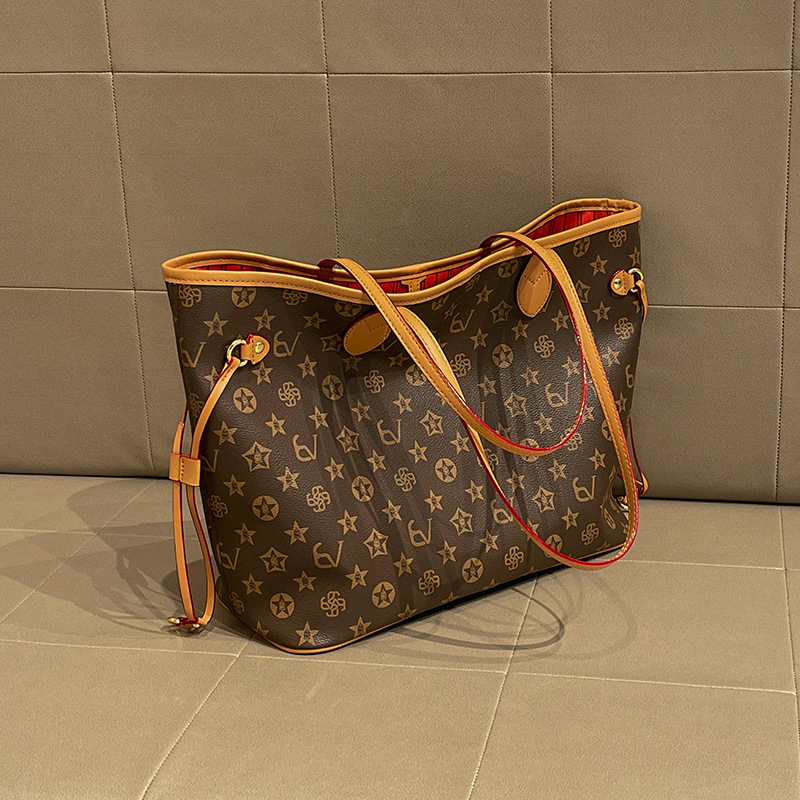 حقيبة حفاضات أنيقة من الجلد، ح - مراجعة Luxury Bags Paris وسعره