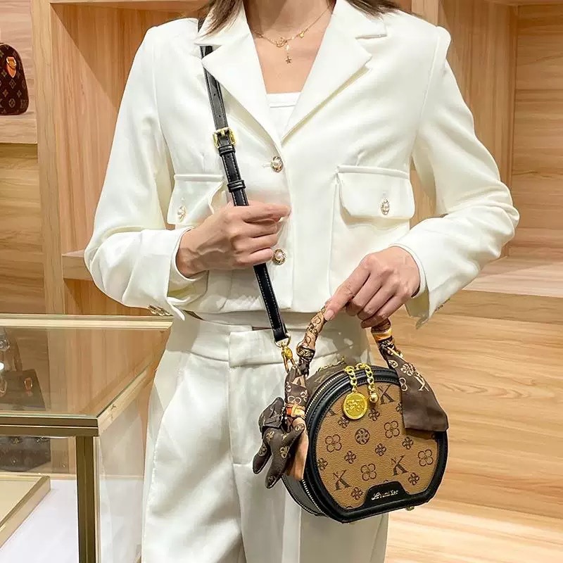 حقيبة كتف نسائية فاخرة من الجل - مراجعة Luxury Bags Paris وسعره