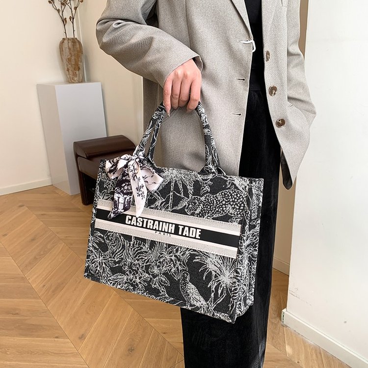 حقائب حفاضات نسائية فاخرة بتصم - مراجعة Luxury Bags Paris وسعره