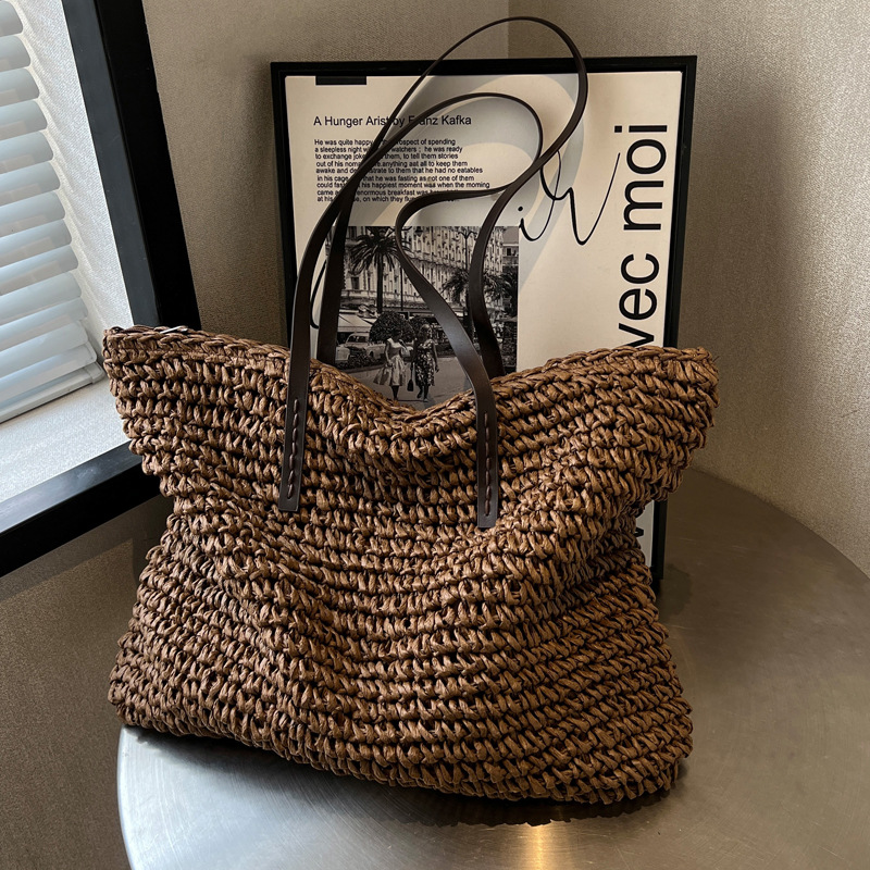 القش المنسوجة حمل الحقائب عارض - مراجعة Luxury Bags Store وسعره