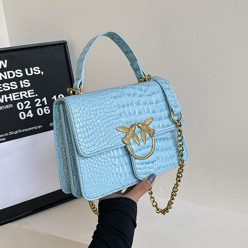 حقائب يد نسائية فاخرة كلاسيكية - مراجعة Luxury Bags Paris وسعره