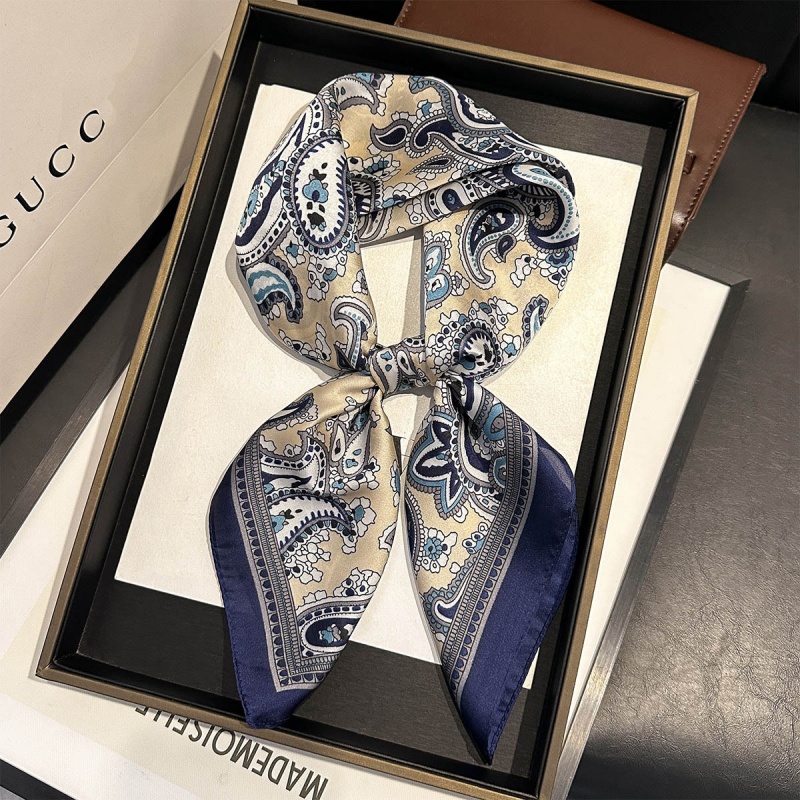 وشاح ساتان فاخر مربع الشكل بنق - مراجعة Luxury Bags Casual وسعره