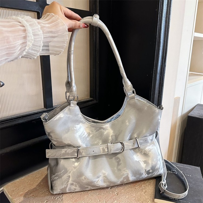 حقيبة حفاضات باريسية كلاسيكية  - مراجعة Luxury Bags Paris وسعره