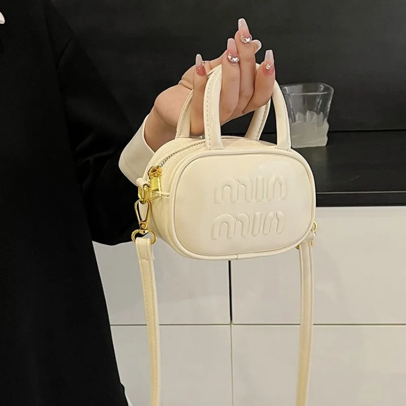 حقيبة يد نسائية بتصميم باريسي  - مراجعة Luxury Bags Paris وسعره