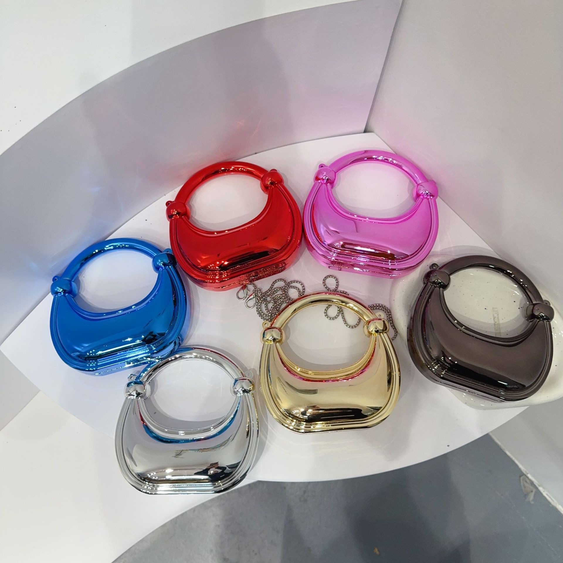 محافظ وحقائب يد صغيرة للسهرة ب - مراجعة Luxury Bags Supplier وسعره