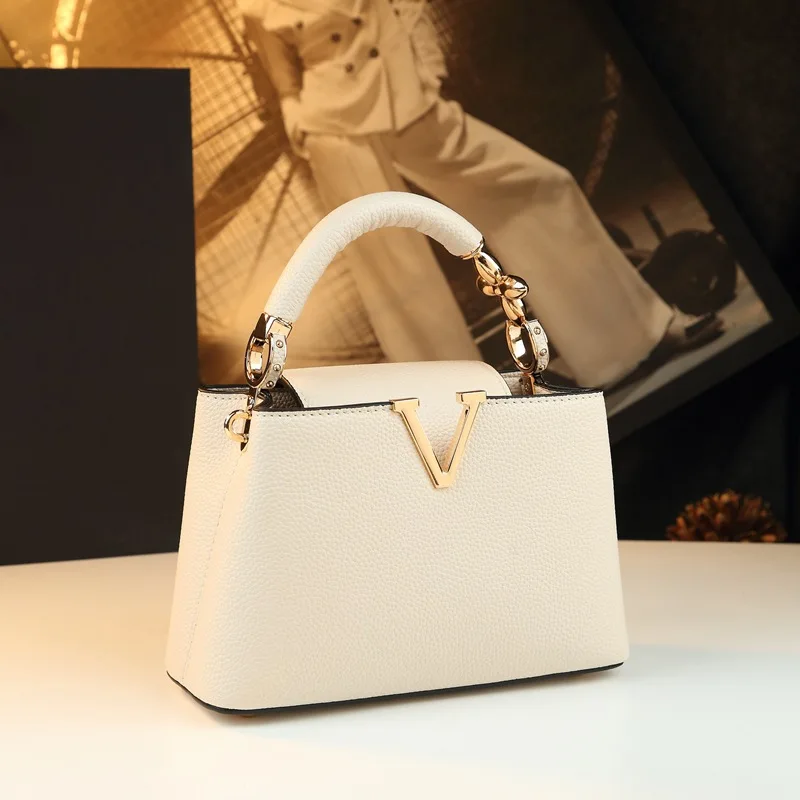 حقيبة نسائية جلدية عصرية للاست - مراجعة Luxury Bags Paris وسعره