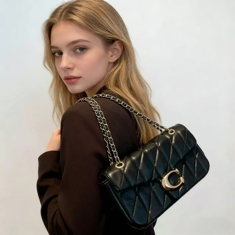 حقيبة كتف نسائية فاخرة من الجل - مراجعة Key Holder Leather Pouch وسعره