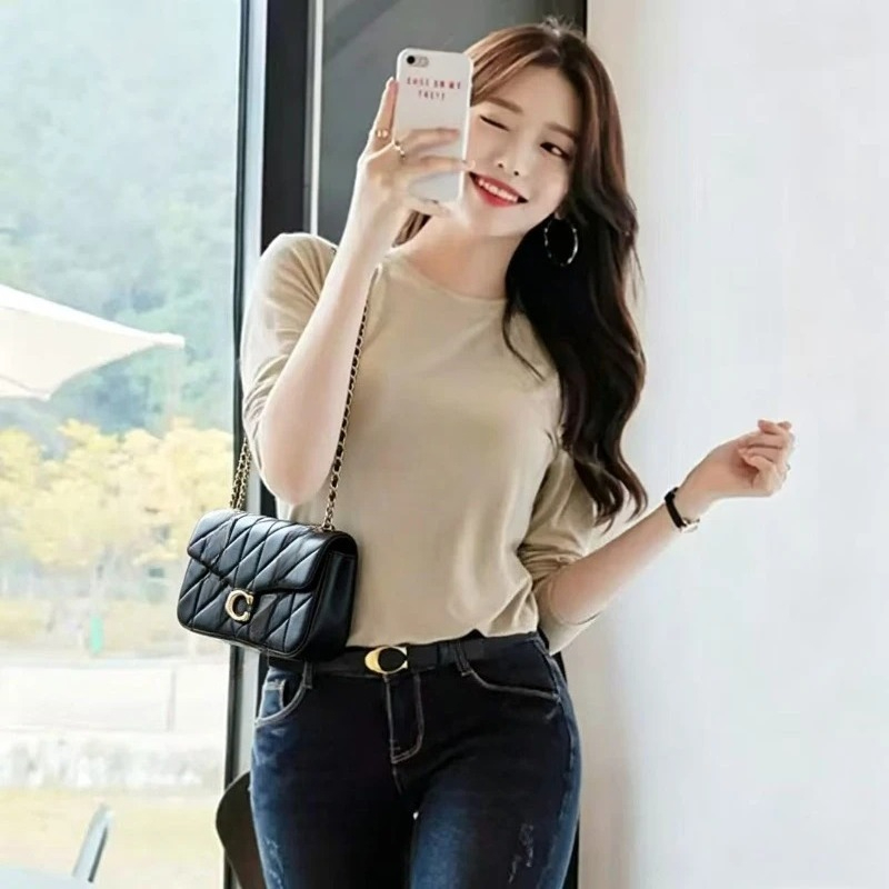حقيبة كتف نسائية فاخرة من الجل - مراجعة Key Holder Leather Pouch وسعره