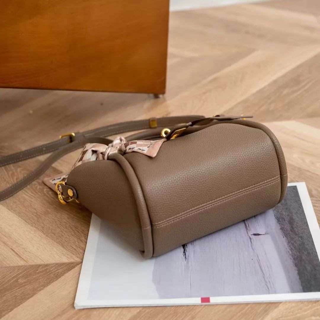 حار بيع الأزياء تنوعا حقائب يد - مراجعة Luxury Bags To Sell وسعره