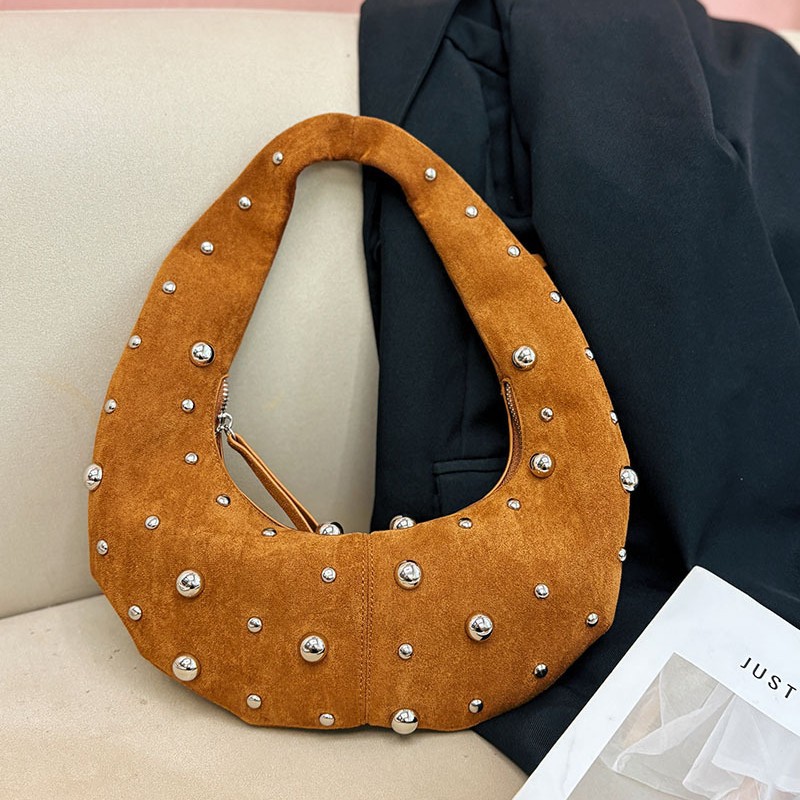 خمر برشام فو الجلد المدبوغ نصف - مراجعة Half Moon Bag Suede وسعره