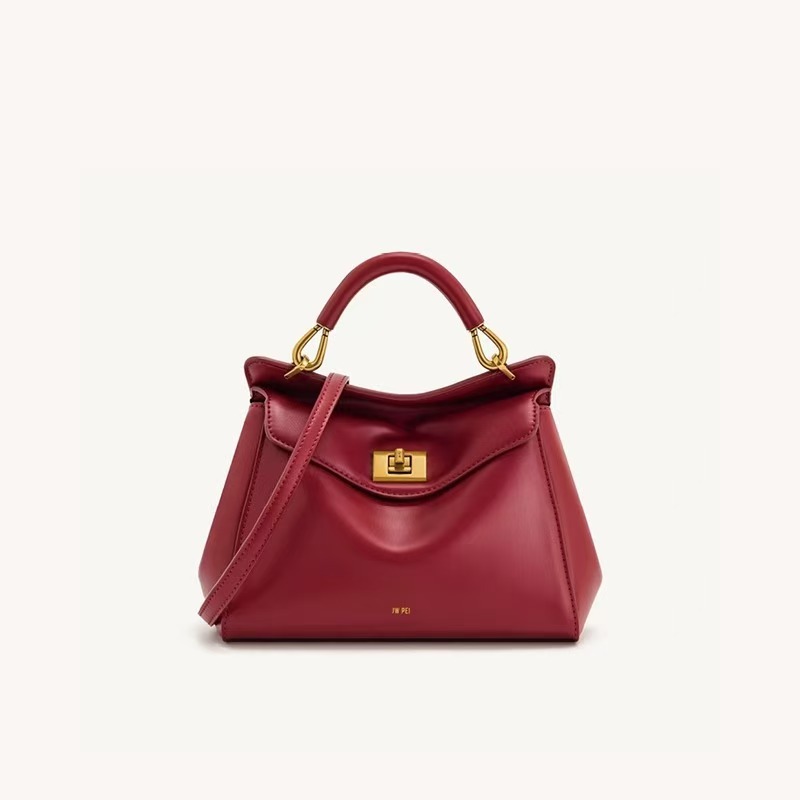 حقيبة حفاضات عصرية على طراز با - مراجعة Luxury Bags Paris وسعره